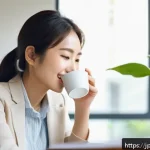치아 색소침착 원인과 제거 방법 - A modern Japanese woman in a cozy office setting, dressed in smart casual attire with visible light ...